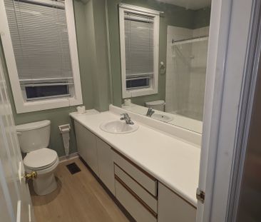 Large 1 Bedroom unit in the heart of Toronto(Annex Area) - Photo 3