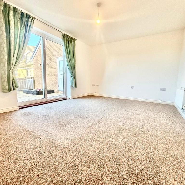 2 bedroom end of terrace house to rent - Photo 1