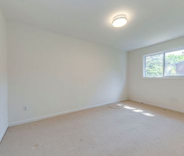 For Lease - 130 All Saints Crescent, Oakville, Ontario - Photo 2