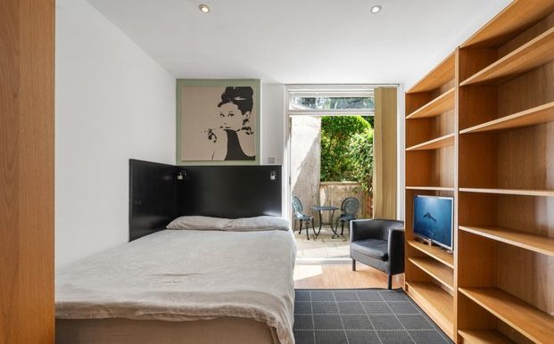 Studio to rent - Photo 1