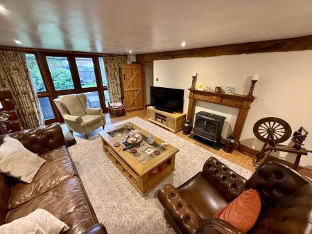3 bedroom barn conversion to rent - Photo 2