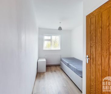 3 bedroom end of terrace house to rent - Photo 5