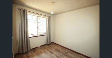 ** TRULY A RARE FIND ** - Photo 3