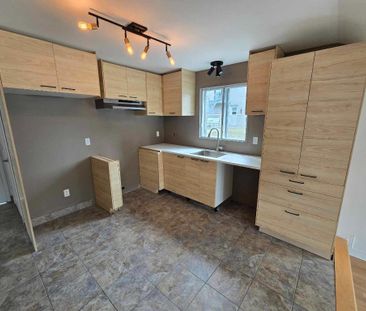 APPARTEMENT 4 1/2 -- STE-THÉRÈSE - Photo 2