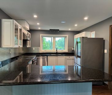 For Lease - 1339 Pinegrove Road, Oakville, Ontario - Photo 3