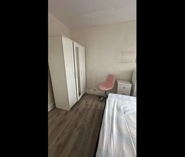 Room in a Shared House, Kennyland Court, NW4 - Photo 1