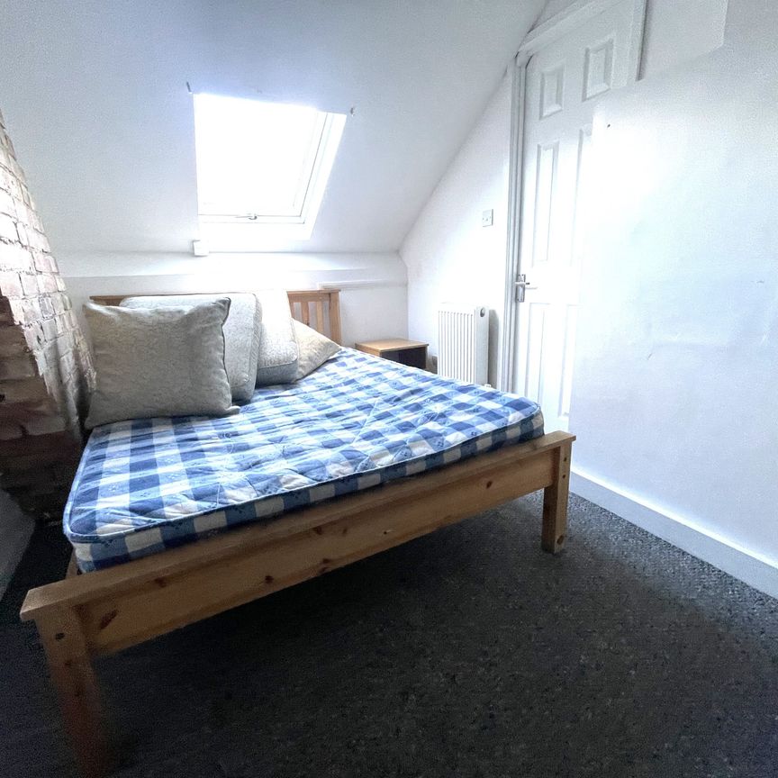 Watling Street, Radlett - Photo 1