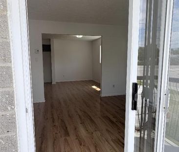 Plusieurs unités disponibles dans un immeuble calme et bien entretenu - Photo 3