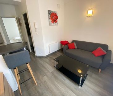 Location Appartement 2 pièces 23m² ST PIERRE DES CORPS 37700 - Photo 2