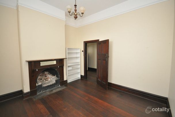 The Perfect Blend of Character and Convenience - Photo 1