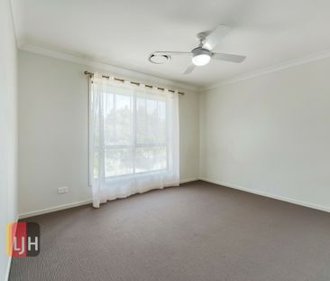 SPACIOUS AND AIR CONDITIONED 4 BEDROOM HOME - Photo 6