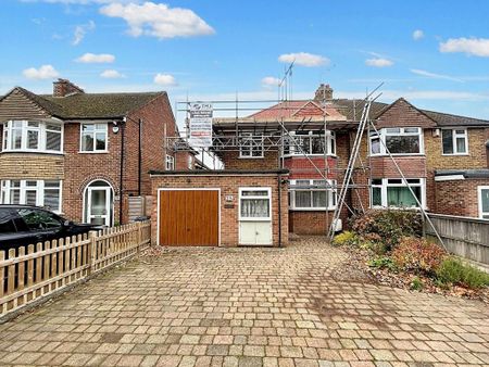 3 bedroom semi-detached house to rent - Photo 3