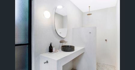 Contemporary Coastal Charm. - Photo 4