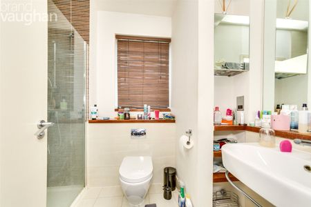 4 bedroom terraced house to rent - Photo 2