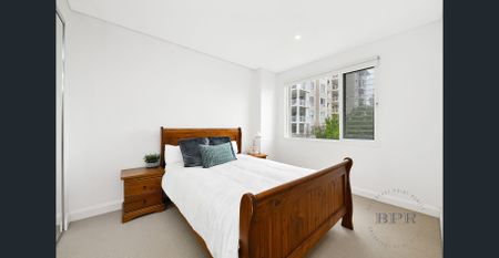 Corner One Bedroom Apartment - Photo 3