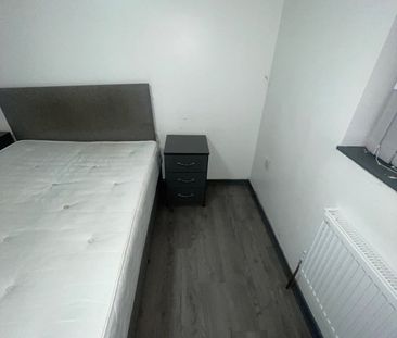 4 Bed Semi-Detached House, Melville Gardens, NG3 - Photo 1