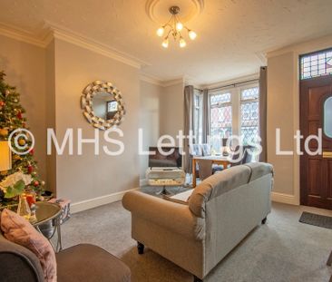 3 Bedroom Mid Terraced House for rent in Morris Grove - Photo 2