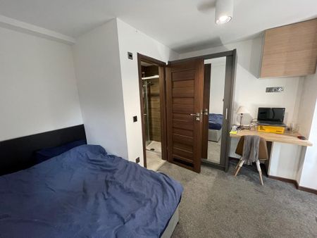 5 bedroom end of terrace house to rent - Photo 5