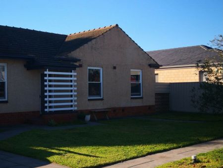 Convenient Living in the Heart of Findon - Photo 4