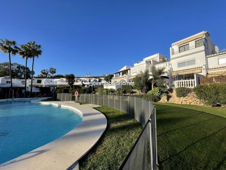 Casa adosada en Estepona, Atalaya, alquiler - Photo 3