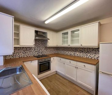 3 bedroom terraced house to rent - Photo 6