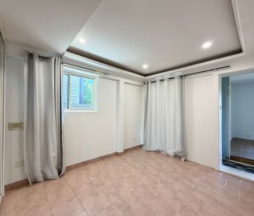 Downstairs Unit in the Heart of Nords Wharf - Photo 6