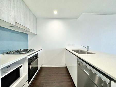 UNFURNISHED - Oversized 1 Bed Plus Study! - Photo 5