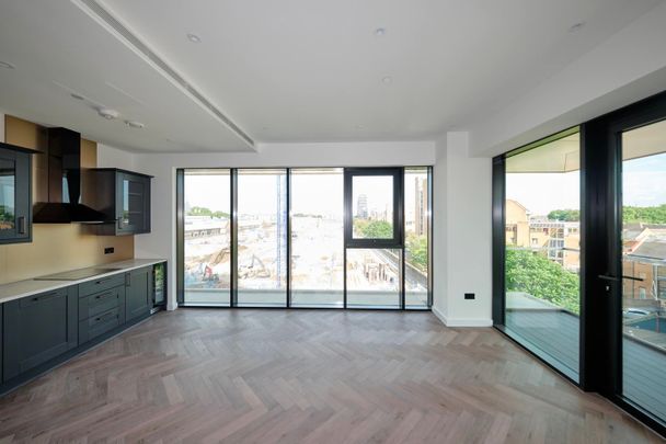 2 Bed Flat, Merino Gardens, E1W - Photo 1