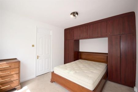 3 bedroom flat to rent - Photo 2