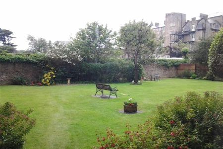 2 bedroom retirement property to rent - Photo 5