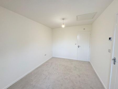 3 bedroom semi-detached house to rent - Photo 2