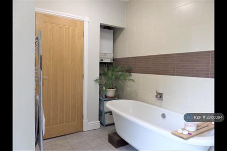 3 bedroom terraced house to rent - Photo 2