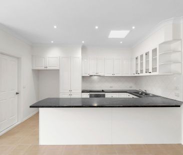 24 Roslyn Road, Belmont - Photo 1