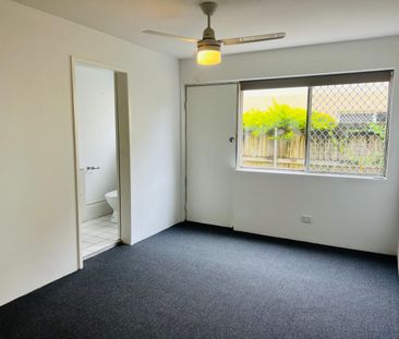 Fresh One-Bedroom Unit with Private Courtyard – Balmoral - Photo 6