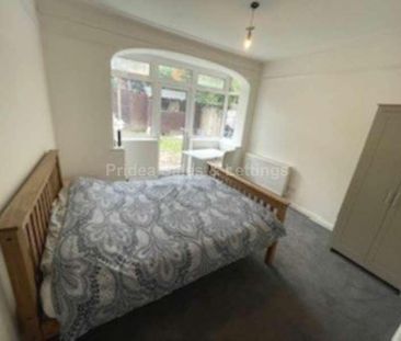 Newcombe Road, Southampton, SO15 - Photo 3