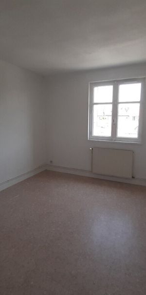 Location Appartement 3 pièces 76m² MONTROND LES BAINS 42210 - Photo 1