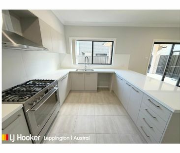 Spacious Family Home Offering Comfort & Convenience - Photo 5