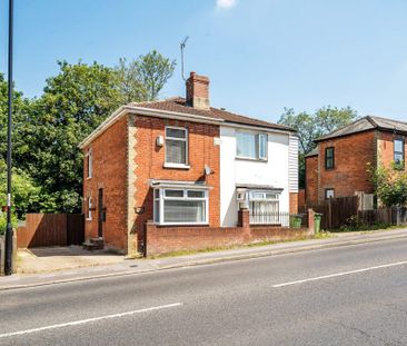 2 Bedroom House - Winchester Road, Southampton - Photo 5