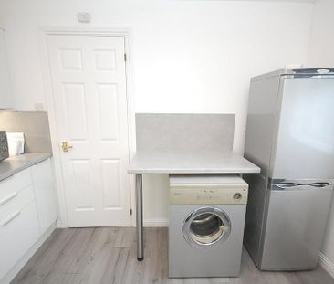 2 bedroom flat to rent - Photo 6