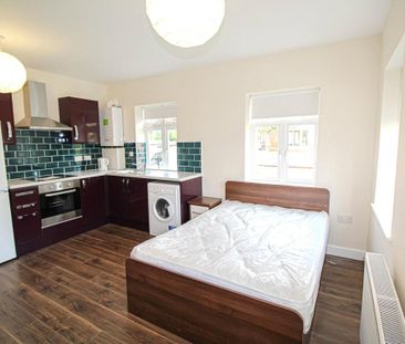 Studio to rent - Photo 2