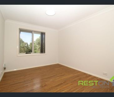 12 Regalia Crescent, Glenfield, NSW 2167 - Photo 5