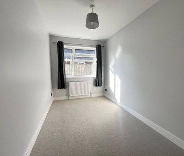 3 bedroom detached bungalow to rent - Photo 3