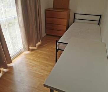 3 bedroom apartment to rent - Photo 6