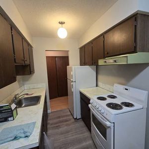 1 Bedroom Suite Marpole South Granville Montcalm St - Photo 2