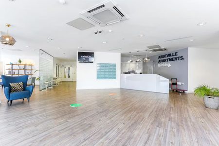 1 bedroom apartment - Photo 2