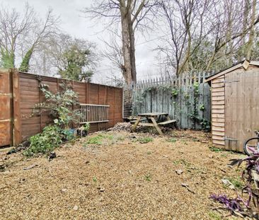Studio to rent - Photo 6
