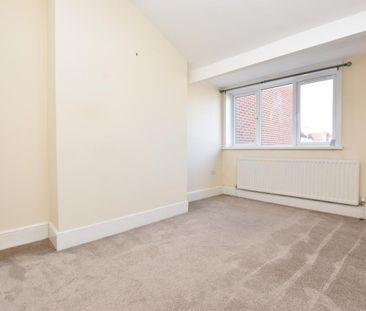 3 bedroom maisonette to rent - Photo 4