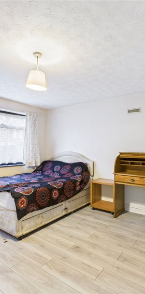 Albert Street, Slough Albert Street, Slough - Photo 2