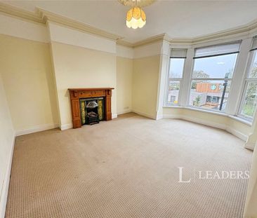 2 bedroom apartment to rent South Parade, Skegness, Lincolnshire, PE25 - Photo 5