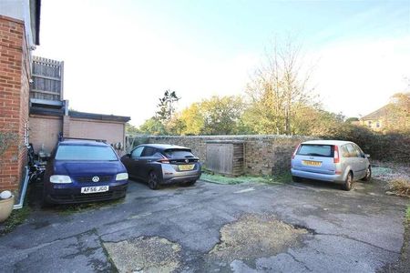 Queens Park Gardens, Bournemouth, BH8 - Photo 3